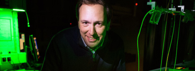 Christoph Becher ist einer von fünf Quantenphysikern an der Saar-Uni, die den Stand der Technik in Sachen Quantencomputer beurteilen können. Christoph Becher ist einer von fünf Quantenphysikern an der Saar-Uni, die den Stand der Technik in Sachen Quantencomputer beurteilen können.