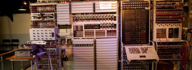Der erste elektronische Computer der Welt: Colossus, hier der funktionsfähige Nachbau im NMOC Der erste elektronische Computer der Welt: Colossus, hier der funktionsfähige Nachbau im NMOC