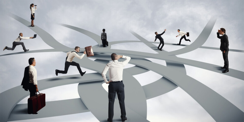 Strukturierte Vorgehensweise ist gefragt: Bei der Einführung eines Projektmanagement-Prozesses sollte eine Zuständigkeitsmatrix erstellt werden, durch welche Rollen ein Projektauftrag – differenziert nach Projektgröße und -typ – erteilt werden darf. Strukturierte Vorgehensweise ist gefragt: Bei der Einführung eines Projektmanagement-Prozesses sollte eine Zuständigkeitsmatrix erstellt werden, durch welche Rollen ein Projektauftrag – differenziert nach Projektgröße und -typ – erteilt werden darf.