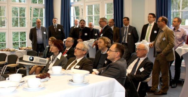 24 Einkaufsprofis waren beim ersten Einkaufsleiter-Frühstück zu Gast bei der TAW. 24 Einkaufsprofis waren beim ersten Einkaufsleiter-Frühstück zu Gast bei der TAW.