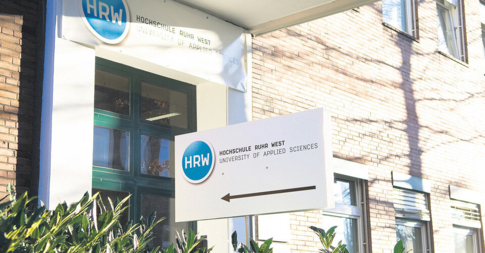 Die Hochschule Ruhr-West hat 200 Mitarbeiter und 2.700 Studenten Die Hochschule Ruhr-West hat 200 Mitarbeiter und 2.700 Studenten
