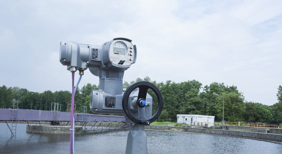 Open water is a potential target for lightning strikes. Open water is a potential target for lightning strikes.