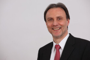 Torsten Boch; Senior Product Manager bei Matrix42: "Die falsche Lizenz kann sieben Mal so teuer sein." Torsten Boch; Senior Product Manager bei Matrix42: "Die falsche Lizenz kann sieben Mal so teuer sein."