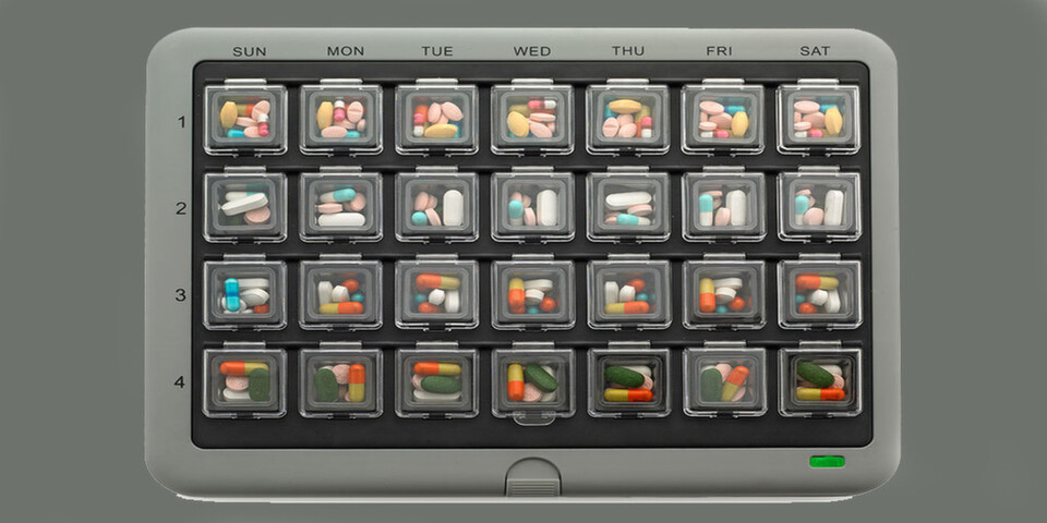 Der Medikamentendispenser von MedMinder überwacht die ordnungsgemäße und zeitlich abgestimmte Einnahme von Medikamenten Der Medikamentendispenser von MedMinder überwacht die ordnungsgemäße und zeitlich abgestimmte Einnahme von Medikamenten