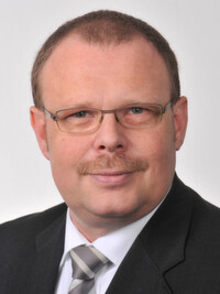 Michael Gießelbach: „Die Potenziale von konsolidierten Netzwerk- und Anwendungsservices sind immens groß.“ Michael Gießelbach: „Die Potenziale von konsolidierten Netzwerk- und Anwendungsservices sind immens groß.“