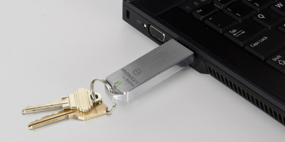 Sicher, schnell und gut zu verwalten: Mit dem IronKey Workspace W500 liefert Imation ein passendes Speichermedium für mobile Installationen von Windows 8.1 Enterprise. Sicher, schnell und gut zu verwalten: Mit dem IronKey Workspace W500 liefert Imation ein passendes Speichermedium für mobile Installationen von Windows 8.1 Enterprise.