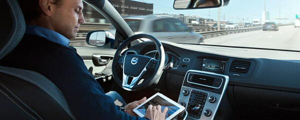 Volvo, die Stadt Göteborg und das schwedische Verkehrsministerium untersuchen im Forschungsprojekt „Drive Me“ Vorteile und Risiken des autonomen Fahrens unter alltäglichen Fahr- und Lebensbedingungen. Volvo, die Stadt Göteborg und das schwedische Verkehrsministerium untersuchen im Forschungsprojekt „Drive Me“ Vorteile und Risiken des autonomen Fahrens unter alltäglichen Fahr- und Lebensbedingungen.