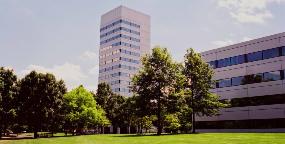Johnson & Johnson had a workforce of around 128,000 in 60 countries worldwide. The company had 800 employees in Germany at sites in Neuss (330) and Wuppertal and at regional offices. Corporate headquarters in New Brunswick NJ, USA is shown in the photo. Johnson & Johnson had a workforce of around 128,000 in 60 countries worldwide. The company had 800 employees in Germany at sites in Neuss (330) and Wuppertal and at regional offices. Corporate headquarters in New Brunswick NJ, USA is shown in the photo.