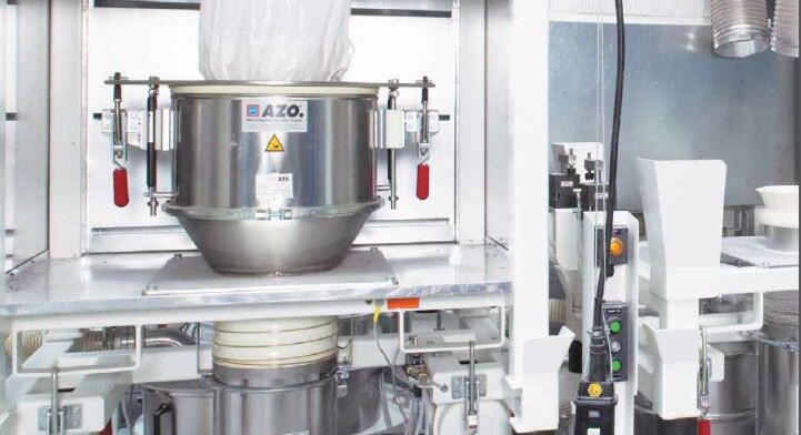 Dust-free docking of bags and reliable discharge of free-flowing bulk solids Dust-free docking of bags and reliable discharge of free-flowing bulk solids