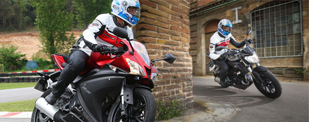 Das Kurvenverhalten der neuen Yamaha MT-125 (re.) und YZF-R 125 (li.) testete »bike und business«-Chefredakteur Stephan Maderner in Barcelona und Umgebung. Das Kurvenverhalten der neuen Yamaha MT-125 (re.) und YZF-R 125 (li.) testete »bike und business«-Chefredakteur Stephan Maderner in Barcelona und Umgebung.