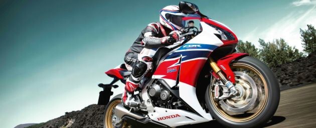 Supersportler mit Manieren für die Straße, die neue Honda CB 1000 RR. Supersportler mit Manieren für die Straße, die neue Honda CB 1000 RR.