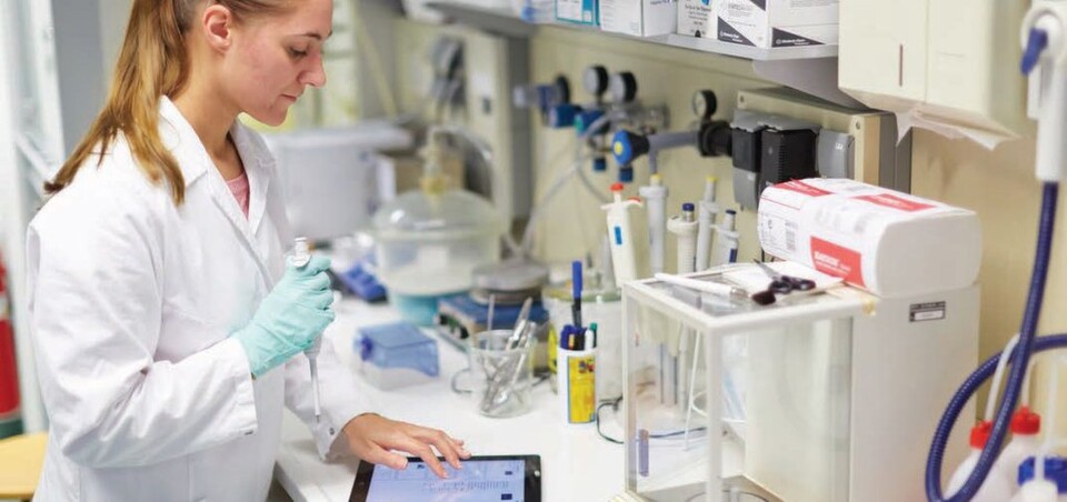 labfolder consists of specific software tools that present an interface similar to a page in the traditional, paper-based lab book labfolder consists of specific software tools that present an interface similar to a page in the traditional, paper-based lab book