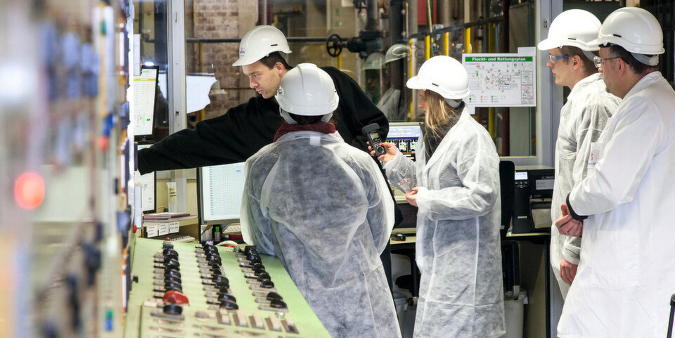 Abb. 3: Der Produktionsprozess wird ständig überwacht und in allen Phasen lückenlos dokumentiert. Abb. 3: Der Produktionsprozess wird ständig überwacht und in allen Phasen lückenlos dokumentiert.