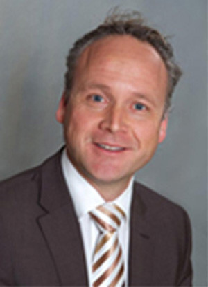 Ralf Weber ist seit über 20 Jahren in der IT tätig, davon 15 Jahre im Projektgeschäft. Zu seinen Tätigkeitsschwerpunkten und Spezialisierungen gehören Aufbau von heterogenen Data-Center-Infrastrukturen, Optimierung des IT-Betriebs und der IT-Prozesse durch Einsatz von IT-Automationslösungen und die Bereitstellung von höchstverfügbaren und Desaster-toleranten Systemumgebungen. Ralf Weber ist seit über 20 Jahren in der IT tätig, davon 15 Jahre im Projektgeschäft. Zu seinen Tätigkeitsschwerpunkten und Spezialisierungen gehören Aufbau von heterogenen Data-Center-Infrastrukturen, Optimierung des IT-Betriebs und der IT-Prozesse durch Einsatz von IT-Automationslösungen und die Bereitstellung von höchstverfügbaren und Desaster-toleranten Systemumgebungen.