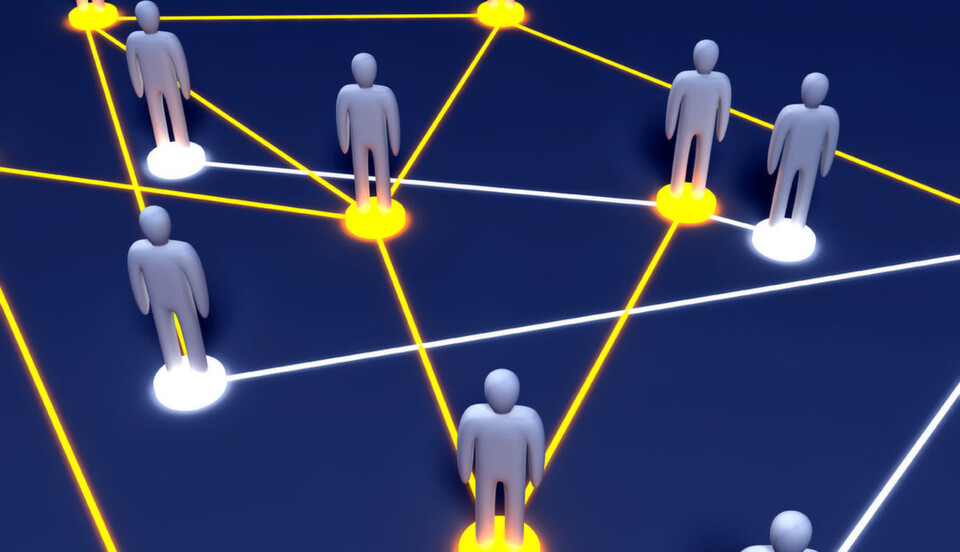 Graph-Datenbanken bilden nicht nur effizient soziale Beziehungen ab, sondern ermöglichen auch ein effizientes Verwalten von IT-Berechtigungen. Graph-Datenbanken bilden nicht nur effizient soziale Beziehungen ab, sondern ermöglichen auch ein effizientes Verwalten von IT-Berechtigungen.