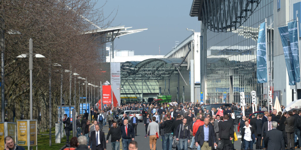 Die Implementierung eines cloud-basierten CRM bei der Deutschen Messe Hannover sollte Schlüssel sein für eine erfolgreiche internationale Vertriebs- und Veranstaltungssteuerung. Die Implementierung eines cloud-basierten CRM bei der Deutschen Messe Hannover sollte Schlüssel sein für eine erfolgreiche internationale Vertriebs- und Veranstaltungssteuerung.