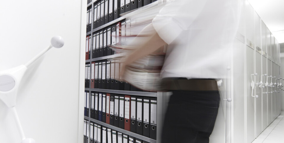 Leider wissen nur wenige Unternehmen, wie ihre Mitarbeiter mit sensiblen Daten umgehen. Leider wissen nur wenige Unternehmen, wie ihre Mitarbeiter mit sensiblen Daten umgehen.