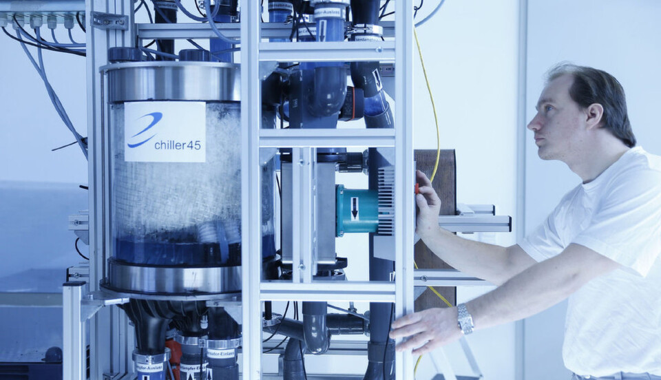 Nur knapp einen Quadratmeter Standfläche braucht Efficient Energy für 45 Kilowatt Kühlleistung. Nur knapp einen Quadratmeter Standfläche braucht Efficient Energy für 45 Kilowatt Kühlleistung.