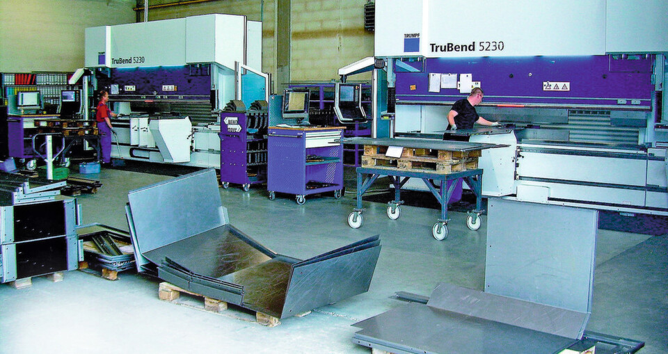 Die NeSt GmbH fertigt individuelle Maschinenverkleidungen auf modernen Werkzeugmaschinen. Mit SPI-SheetMetal-Inventor und der SPI-TruTops-Schnittstelle (TruTops von Trumpf) steht NeSt nun eine durchgängige Lösung zur Verfügung. Die NeSt GmbH fertigt individuelle Maschinenverkleidungen auf modernen Werkzeugmaschinen. Mit SPI-SheetMetal-Inventor und der SPI-TruTops-Schnittstelle (TruTops von Trumpf) steht NeSt nun eine durchgängige Lösung zur Verfügung.
