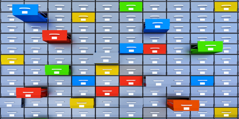 Unverschlüsselte Cloud-Services sind wie unverschlossene Schubladen, in die Spione wie Datendiebe leicht hineingreifen können. Unverschlüsselte Cloud-Services sind wie unverschlossene Schubladen, in die Spione wie Datendiebe leicht hineingreifen können.