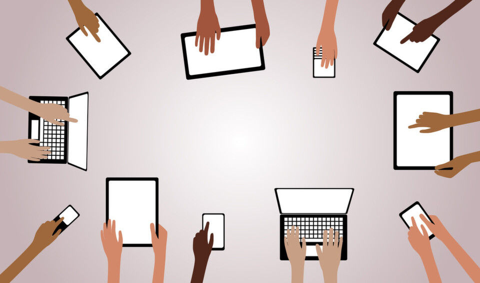 Für Unternehmen wird es in Zukunft immer wichtiger, nicht nur ihre mobilen Endgeräte abzusichern, sondern vor allem die Inhalte, die über Apps, Cloud-basiert oder Portale den Mitarbeitern zur Verfügung gestellt werden. Für Unternehmen wird es in Zukunft immer wichtiger, nicht nur ihre mobilen Endgeräte abzusichern, sondern vor allem die Inhalte, die über Apps, Cloud-basiert oder Portale den Mitarbeitern zur Verfügung gestellt werden.