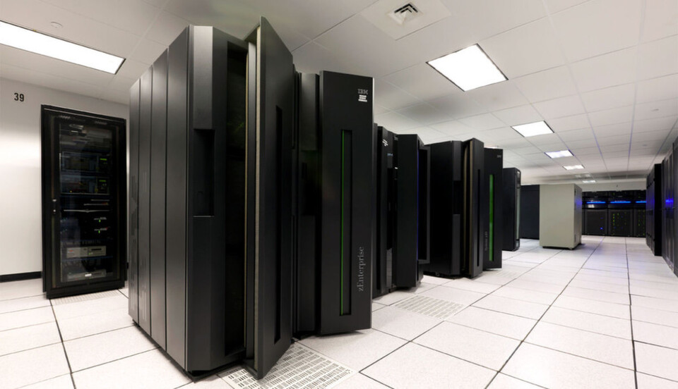 Ein Großteil des Aktienhandels weltweit, die Mehrheit von Kreditkartentransaktionen und viele andere geschäftskritische Prozesse laufen auf Mainframes. Ein Großteil des Aktienhandels weltweit, die Mehrheit von Kreditkartentransaktionen und viele andere geschäftskritische Prozesse laufen auf Mainframes.