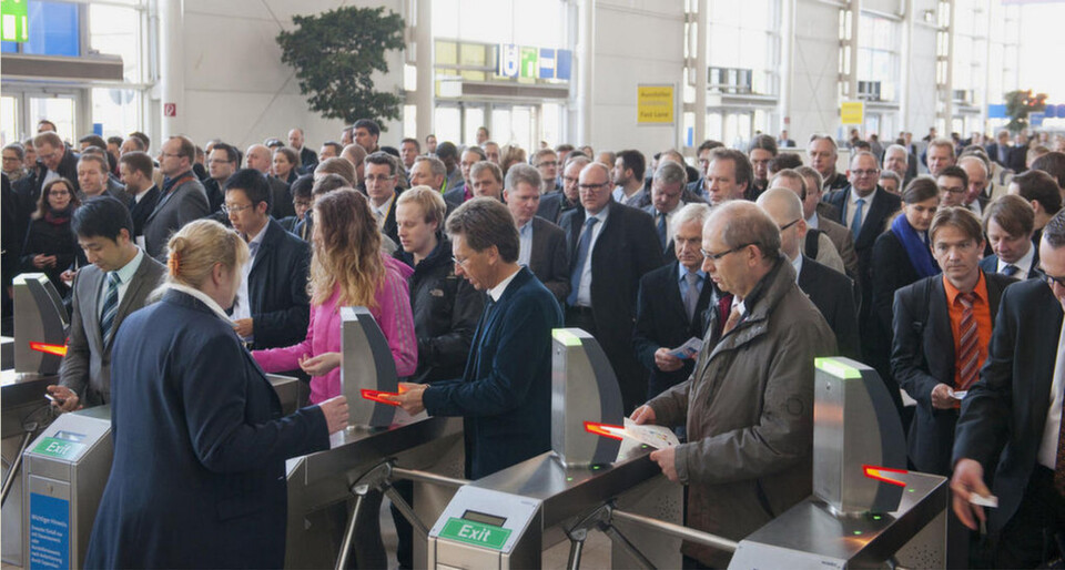 Einlass zur weltweit größten IT-Messe; in diesem Jahr findet die CeBIT vom 10. bis zum 16. März statt. Einlass zur weltweit größten IT-Messe; in diesem Jahr findet die CeBIT vom 10. bis zum 16. März statt.
