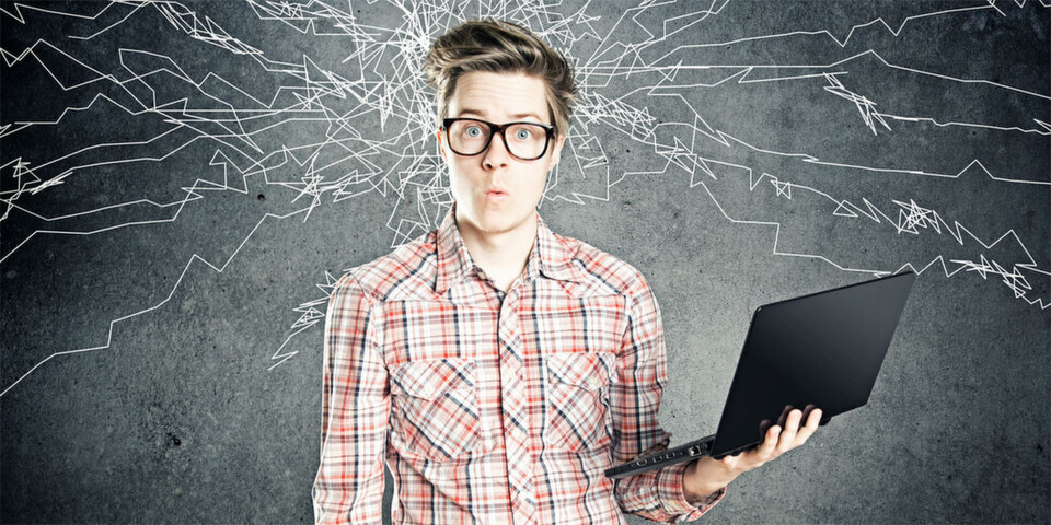 Die Sorge, dass durch Cloud Computing Arbeitsplätze en masse vernichtet werden, trifft nach Ansicht des Autoren nicht zu. Vielmehr steigen die Karrierechancen für IT-Fachkräfte mit fundierten Cloud Computing-Kenntnissen. Die Sorge, dass durch Cloud Computing Arbeitsplätze en masse vernichtet werden, trifft nach Ansicht des Autoren nicht zu. Vielmehr steigen die Karrierechancen für IT-Fachkräfte mit fundierten Cloud Computing-Kenntnissen.