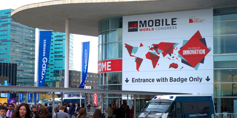 Auf dem Mobile World Congress (MWC) in Barcelona zeigte die Telekommunikationsbranche in diesem Jahr neue Mobiltelefone und Apps, aber auch Sicherheit ist bei vielen dieser Hersteller zu einem Kernthema geworden. Auf dem Mobile World Congress (MWC) in Barcelona zeigte die Telekommunikationsbranche in diesem Jahr neue Mobiltelefone und Apps, aber auch Sicherheit ist bei vielen dieser Hersteller zu einem Kernthema geworden.