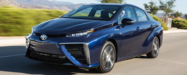 Toyota hat in München den Mirai präsentiert. Er soll September in Deutschland für 78.580 Euro an ausgewählte Leasing-Kunden gehen. Toyota hat in München den Mirai präsentiert. Er soll September in Deutschland für 78.580 Euro an ausgewählte Leasing-Kunden gehen.