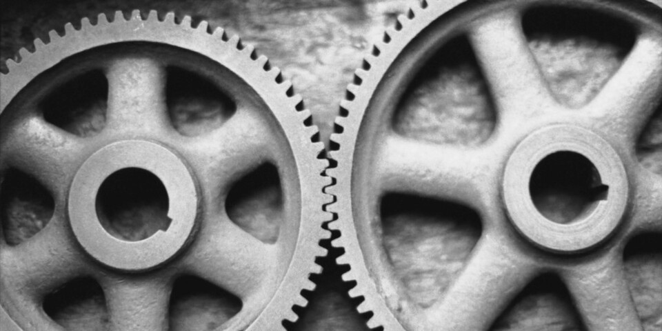 In der Industrie müssen die Sicherheitsverantwortlichen aus Office-IT und Produktion künftig eng miteinander zusammenarbeiten. In der Industrie müssen die Sicherheitsverantwortlichen aus Office-IT und Produktion künftig eng miteinander zusammenarbeiten.