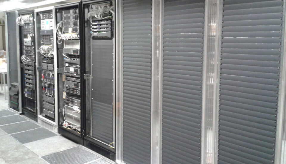 Das Bild zeigt einen Umbau: Zu sehen sind die Module der Server-Linie von Conect in Kombination mit Racks aus dem Bestand eines Rechenzentrums. Das Bild zeigt einen Umbau: Zu sehen sind die Module der Server-Linie von Conect in Kombination mit Racks aus dem Bestand eines Rechenzentrums.