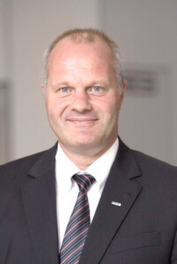Michael Theisejans, Abteilungsleiter Bilanzierung und Steuern, NEW AG: „Bei IDL bekommen wir die technische und fachliche Betreuung aus einer Hand“ Michael Theisejans, Abteilungsleiter Bilanzierung und Steuern, NEW AG: „Bei IDL bekommen wir die technische und fachliche Betreuung aus einer Hand“