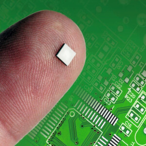 Senorik für RFID-Anwendungen: Auf der SENSOR+TEST zeigt IS-LINE Tags mit einer neuen I2C-Schnittstelle zum Lesen und Schreiben des internen Speichers. Hierdurch kann der Tag, neben der reinen RFID-Funktion, auch als drahtloses Daten-Interface verwendet werden. Die Tags arbeiten mit und ohne Antenne und überbrücken Distanzen von einigen mm bis zu 10 m. Senorik für RFID-Anwendungen: Auf der SENSOR+TEST zeigt IS-LINE Tags mit einer neuen I2C-Schnittstelle zum Lesen und Schreiben des internen Speichers. Hierdurch kann der Tag, neben der reinen RFID-Funktion, auch als drahtloses Daten-Interface verwendet werden. Die Tags arbeiten mit und ohne Antenne und überbrücken Distanzen von einigen mm bis zu 10 m.