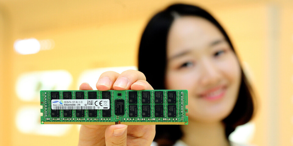 Samsung und Toshiba produzieren aktuell DDR4-DRAM-Hauptspeicher in der 1x-Nanometerklasse mit Kapazitäten von 32 GByte zum Stückpreis von rund 500 Euro. Samsung und Toshiba produzieren aktuell DDR4-DRAM-Hauptspeicher in der 1x-Nanometerklasse mit Kapazitäten von 32 GByte zum Stückpreis von rund 500 Euro.