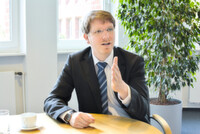 „Statt einer Arbeitserleichterung bedeutete die eAkte oft erst einmal mehr Arbeit“, resümiert Stefan Deterling „Statt einer Arbeitserleichterung bedeutete die eAkte oft erst einmal mehr Arbeit“, resümiert Stefan Deterling