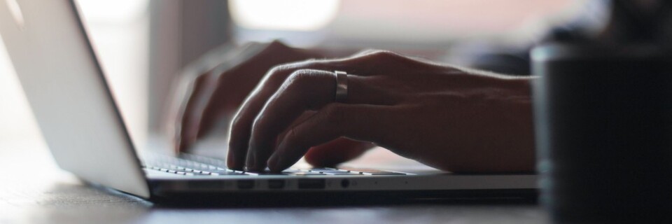 Immer mehr Menschen vernetzen sich in Online-Communities, um sich zu Produkten, Dienstleistungen oder Fachthemen auszutauschen. Das können Unternehmen nutzen, indem sie eigene Communities schaffen. Immer mehr Menschen vernetzen sich in Online-Communities, um sich zu Produkten, Dienstleistungen oder Fachthemen auszutauschen. Das können Unternehmen nutzen, indem sie eigene Communities schaffen.