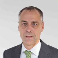 Jürgen Steinhäuser, Leiter Vertrieb und Marketing bei Elesta: „Es ist eher ein Nebeneinander. Gerade im Hinblick auf das Preis- Leistungsverhältnis haben die ‚Totgesagten‘ die Nase oftmals vorn.“ Jürgen Steinhäuser, Leiter Vertrieb und Marketing bei Elesta: „Es ist eher ein Nebeneinander. Gerade im Hinblick auf das Preis- Leistungsverhältnis haben die ‚Totgesagten‘ die Nase oftmals vorn.“