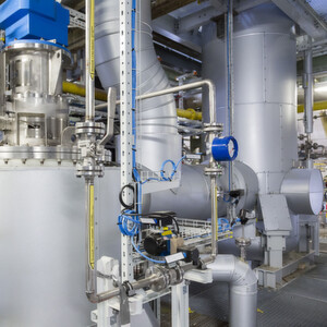 New plant for specialty monomers at Wacker’s Burghausen site. Specialty monomers are important raw materials in the manufacture of specialty dispersible polymer powders. WACKER invested some €8 million in the new plant and, as a result, has strengthened its position as the world’s biggest producer of dispersible polymer powders. New plant for specialty monomers at Wacker’s Burghausen site. Specialty monomers are important raw materials in the manufacture of specialty dispersible polymer powders. WACKER invested some €8 million in the new plant and, as a result, has strengthened its position as the world’s biggest producer of dispersible polymer powders.