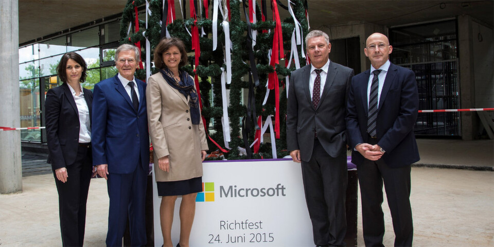 Richtfest der neuen Unternehmenszentrale von Microsoft Deutschland mit Prominenz aus Wirtschaft und Politik. Richtfest der neuen Unternehmenszentrale von Microsoft Deutschland mit Prominenz aus Wirtschaft und Politik.