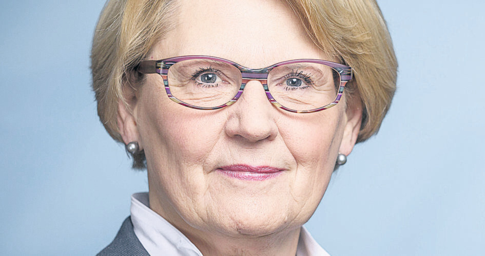 Staatssekretärin Cornelia Rogall-Grothe freut sich über den eingehaltenen Zeitplan Staatssekretärin Cornelia Rogall-Grothe freut sich über den eingehaltenen Zeitplan