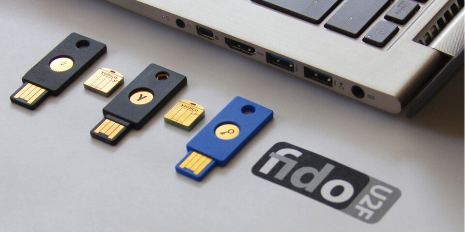 USB-Token wie die YubiKey U2F-Sticks von Yubico gibt es bereits heute. Mit Bluetooth Smart soll sich die Reichweite von FIDO U2F von Desktops auf mobile Geräte ausdehnen. USB-Token wie die YubiKey U2F-Sticks von Yubico gibt es bereits heute. Mit Bluetooth Smart soll sich die Reichweite von FIDO U2F von Desktops auf mobile Geräte ausdehnen.