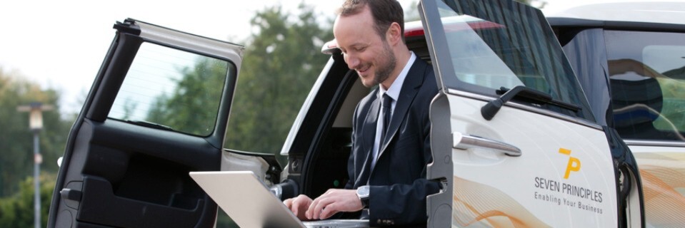 Enterprise Mobility optimiert geschäftsrelevante Prozesse und erlaubt die Einführung vollständig neuer Services. Enterprise Mobility optimiert geschäftsrelevante Prozesse und erlaubt die Einführung vollständig neuer Services.
