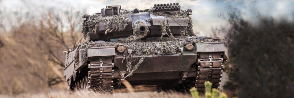IT-Abteilungen können von militärischen Sicherheitsstandards profitieren, dazu ist vor allem zunächst einmal genau zu definieren, welche Applikationen, Server und Mobile Devices welchen Rahmen von Schutz und Verschlüsselung benötigen. IT-Abteilungen können von militärischen Sicherheitsstandards profitieren, dazu ist vor allem zunächst einmal genau zu definieren, welche Applikationen, Server und Mobile Devices welchen Rahmen von Schutz und Verschlüsselung benötigen.