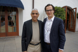 Vinod Khosla (links im Bild), Venture Capitalist und Mitgründer von Sun Microsystems Vinod Khosla (links im Bild), Venture Capitalist und Mitgründer von Sun Microsystems