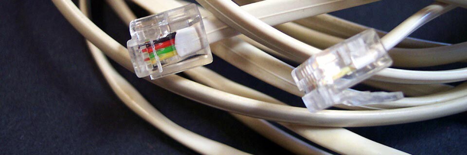 Wahrscheinlich wird es für den ISDN-Stecker eines Faxgerätes bald keine Buchse mehr geben. Wahrscheinlich wird es für den ISDN-Stecker eines Faxgerätes bald keine Buchse mehr geben.