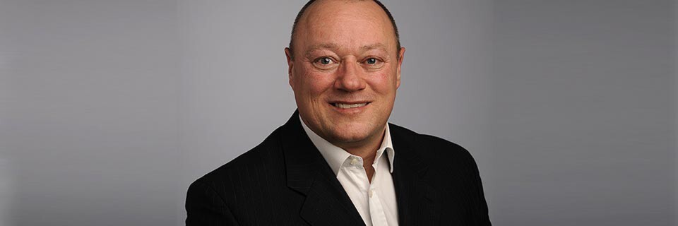 Mike Hemes von Silver Peak rät Netzbetreibern, beim neuen WAN-Modell nicht zu zögern, sonst drohe ihnen Gefahr, von Mitbewerbern übertrumpft zu werden. Mike Hemes von Silver Peak rät Netzbetreibern, beim neuen WAN-Modell nicht zu zögern, sonst drohe ihnen Gefahr, von Mitbewerbern übertrumpft zu werden.