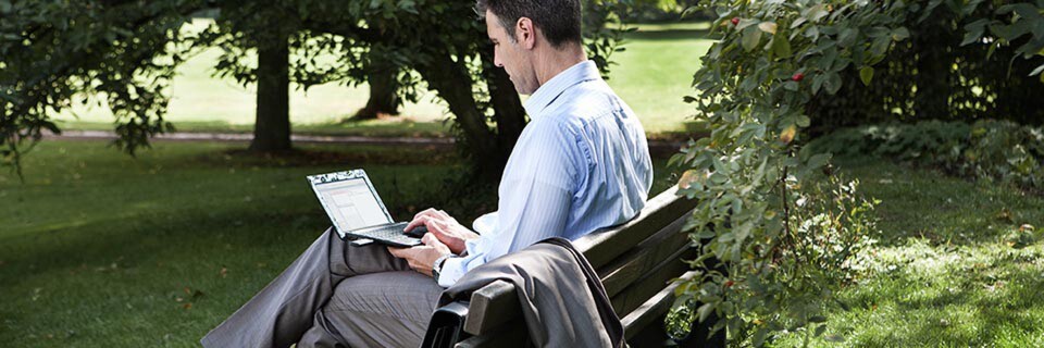 Mit der EMM Suite von T-Systems sollen Mitarbeitern sicher auf Firmenressourcen zugreifen sowie Daten mobil lesen, editieren und weiterverteilen können. Mit der EMM Suite von T-Systems sollen Mitarbeitern sicher auf Firmenressourcen zugreifen sowie Daten mobil lesen, editieren und weiterverteilen können.