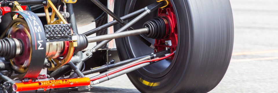 Die Formula Student Germany: Eine interdisziplinäre Herausforderung für Studenten hinsichtlich Konstruktion, Dynamik, Effizienz und Kosten. Die Formula Student Germany: Eine interdisziplinäre Herausforderung für Studenten hinsichtlich Konstruktion, Dynamik, Effizienz und Kosten.