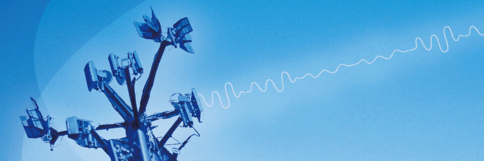 Insbesondere die „Over the Air“-Schnittstellen von Fahrzeugen sind gefährlich, selbst SMS können mittlerweile als Einfallstor dienen. Insbesondere die „Over the Air“-Schnittstellen von Fahrzeugen sind gefährlich, selbst SMS können mittlerweile als Einfallstor dienen.
